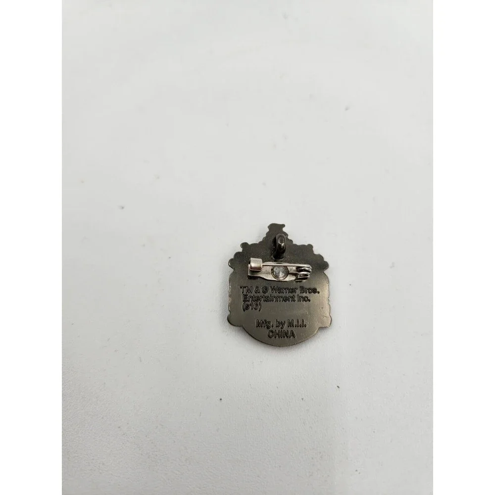 Harry Potter Wizarding World‎ Hufflepuff Crest Pin silver color Brooch Pin